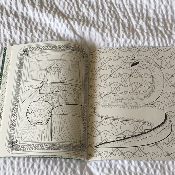 Harry Potter Magical Creatures Coloring Book - Picture 7 of 8